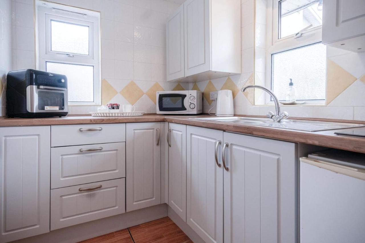 Rose Cottage - 3 Bed Cottage - New Hedges - Tenby Exterior photo
